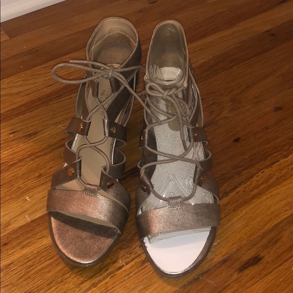 Gold Summer Heels - Picture 3 of 4